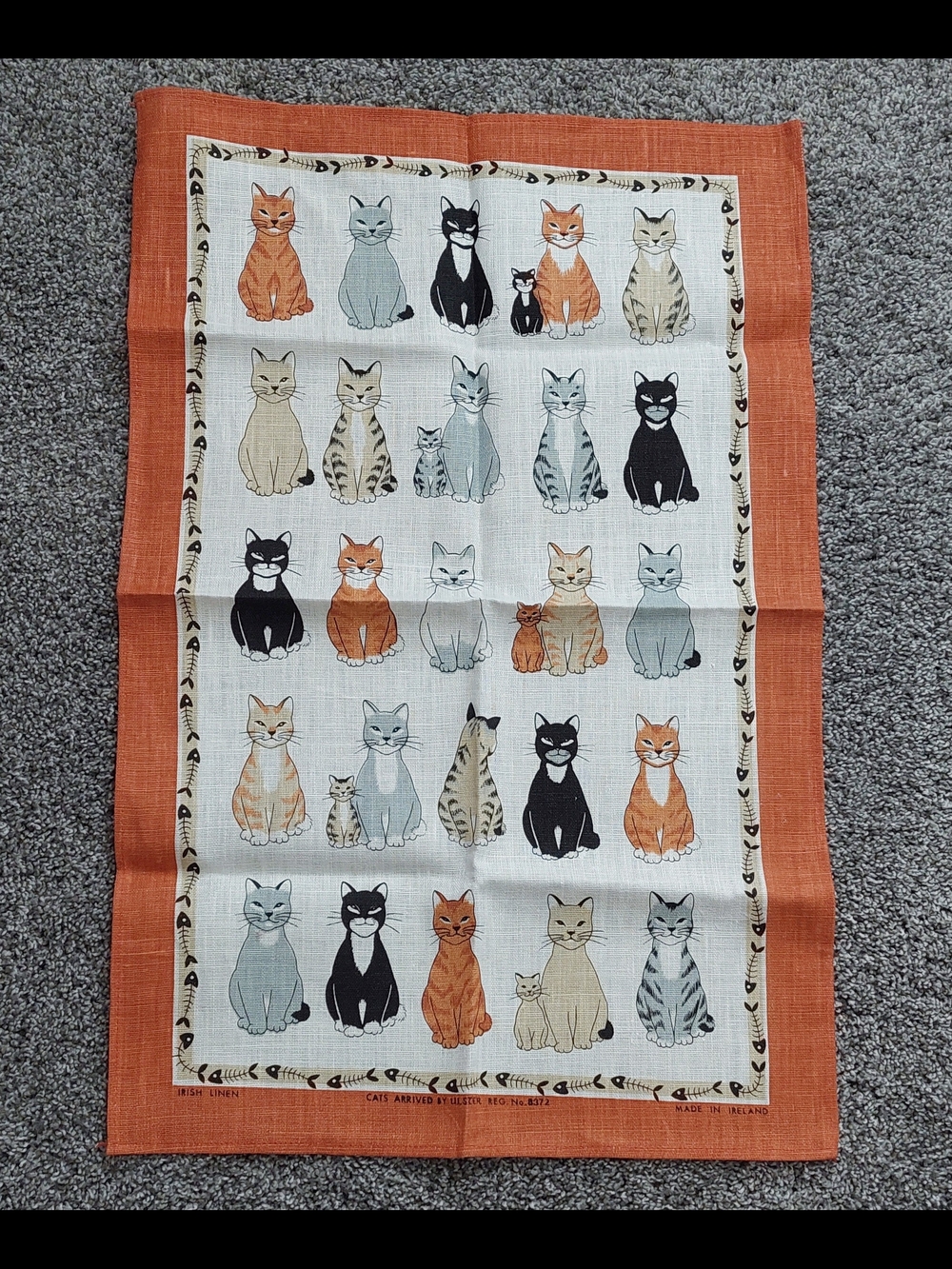 Irish Linen Cat Print Tea Towels Set Of Two NWOT - Picture 3 of 5